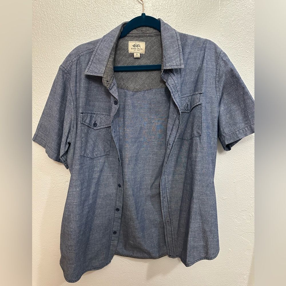 Lightweight Men’s Jean Shirt Size XL